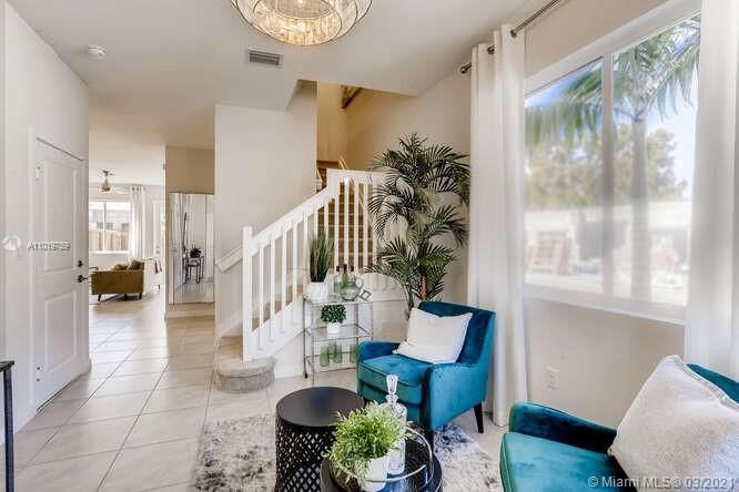 Vendido Recientemente: $389,490 (4 camas, 2 baños, 0 Pies cuadrados)