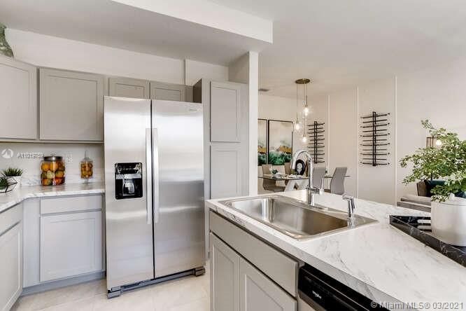 Vendido Recientemente: $389,490 (4 camas, 2 baños, 0 Pies cuadrados)