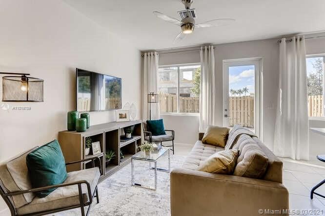 Vendido Recientemente: $389,490 (4 camas, 2 baños, 0 Pies cuadrados)