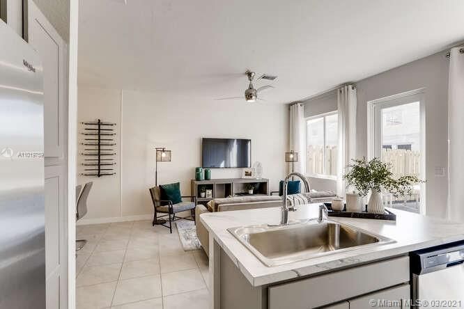 Vendido Recientemente: $389,490 (4 camas, 2 baños, 0 Pies cuadrados)