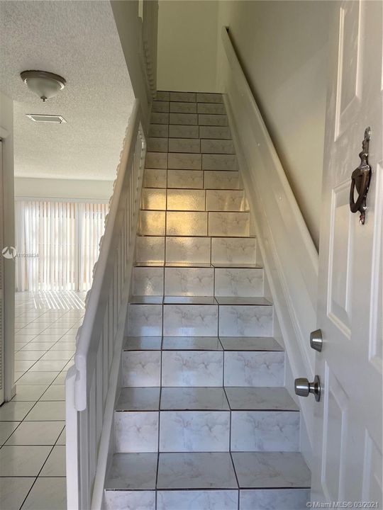 Recently Rented: $1,650 (2 beds, 2 baths, 965 Square Feet)