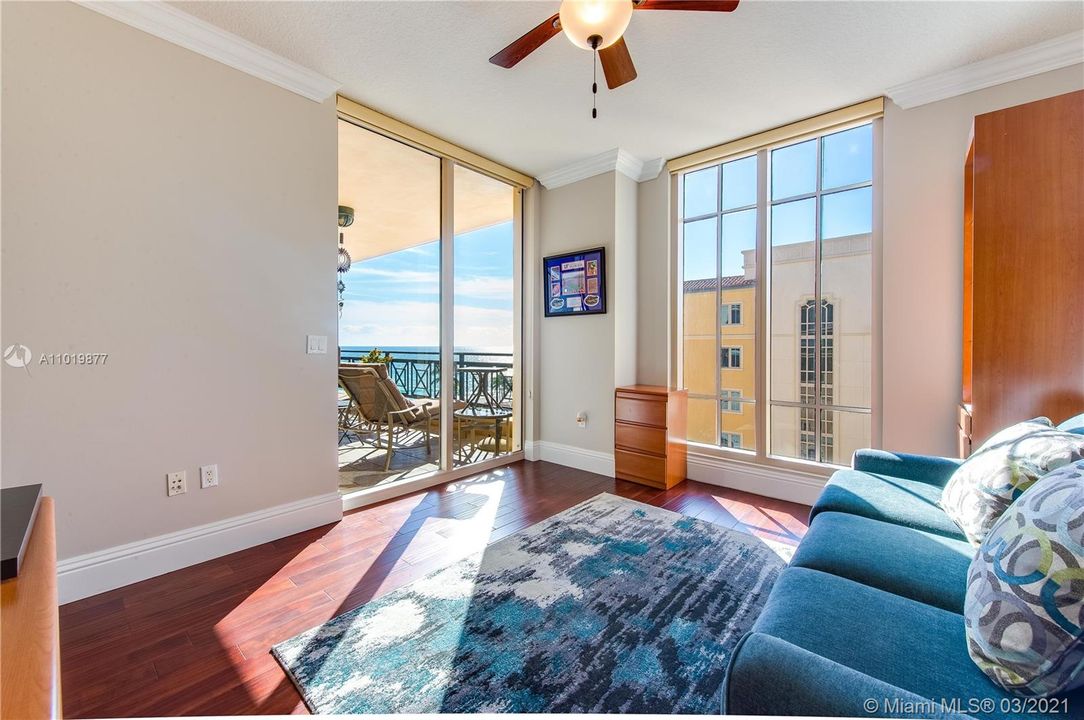 Recently Sold: $1,595,000 (2 beds, 2 baths, 2671 Square Feet)