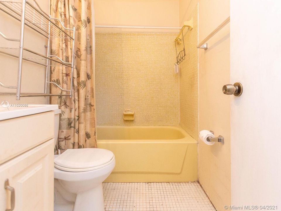 Недавно продано: $69,995 (1 спален, 1 ванн, 660 Квадратных фут)