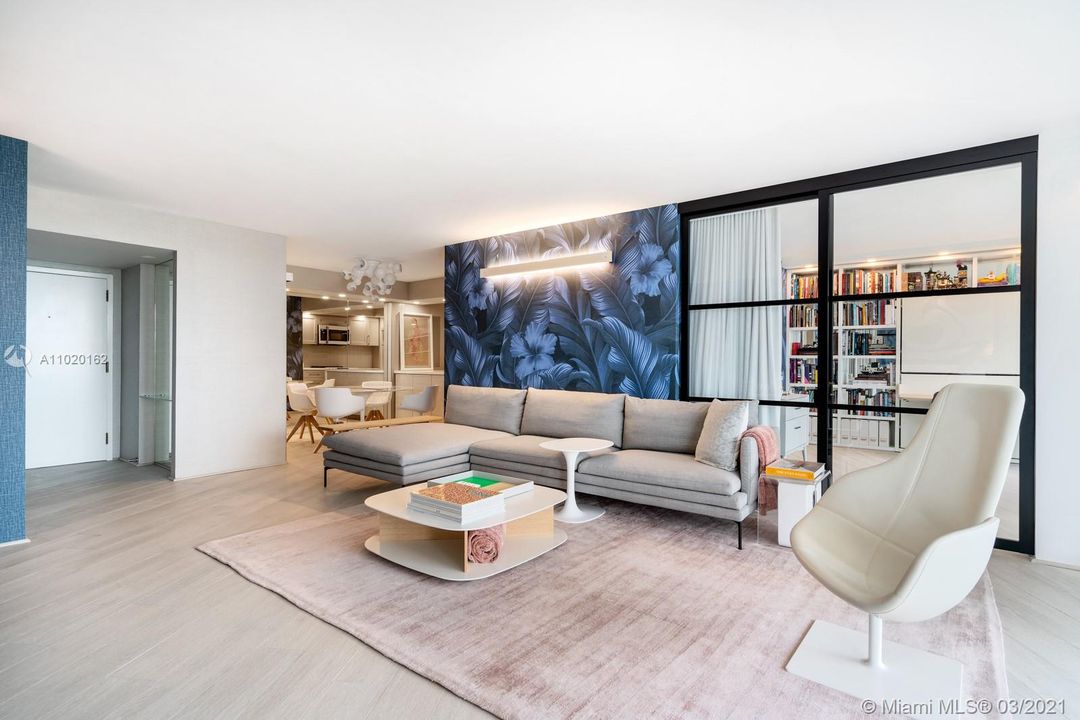 Recently Sold: $650,000 (2 beds, 2 baths, 1268 Square Feet)