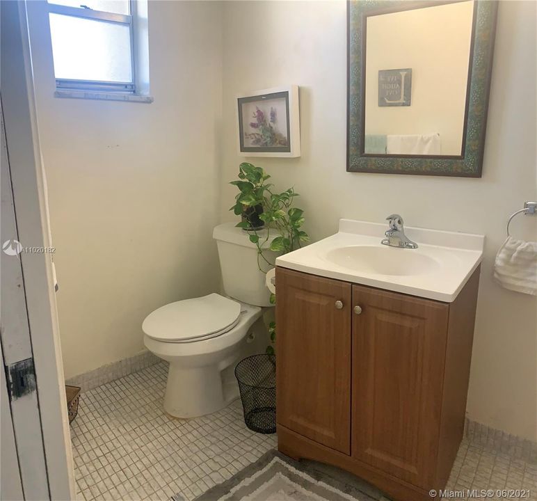 Recently Sold: $75,000 (1 beds, 1 baths, 867 Square Feet)