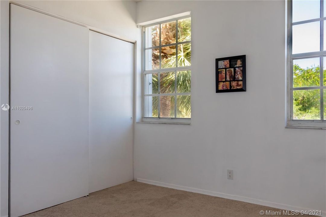 Recently Sold: $245,000 (2 beds, 2 baths, 1110 Square Feet)