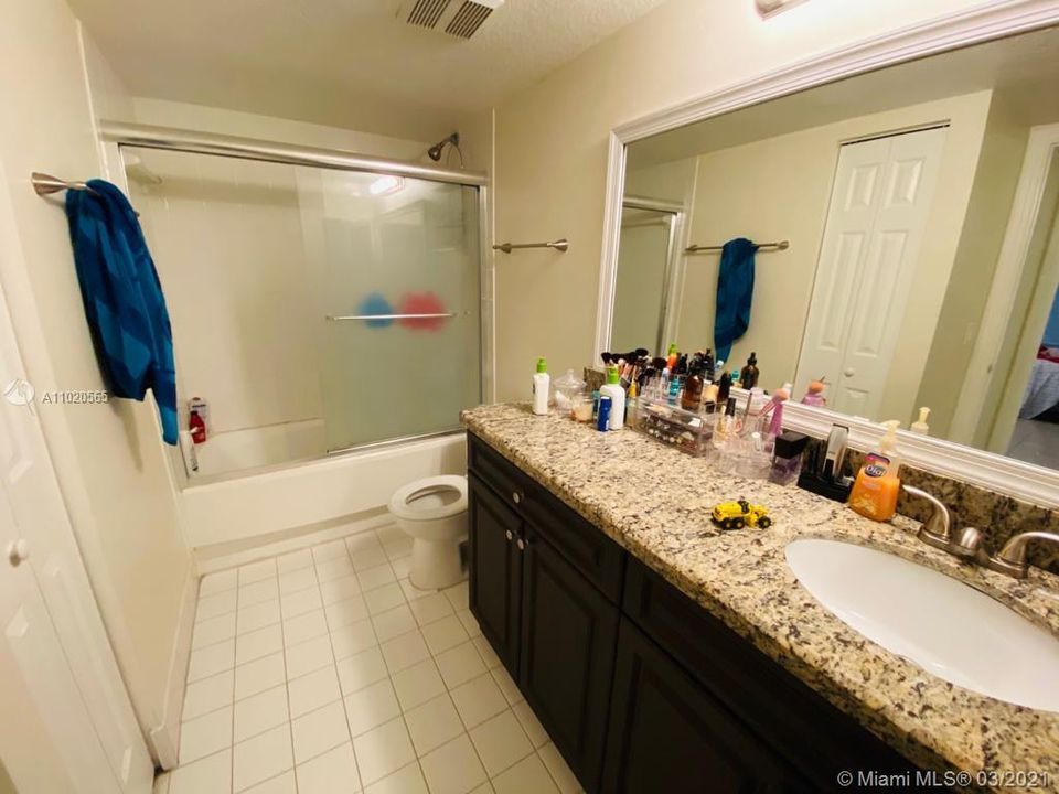 Recently Sold: $150,000 (3 beds, 2 baths, 1300 Square Feet)