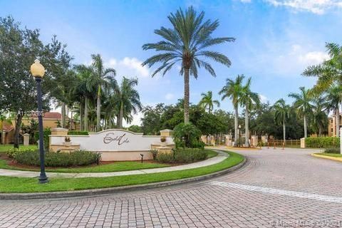 Recently Sold: $150,000 (3 beds, 2 baths, 1300 Square Feet)