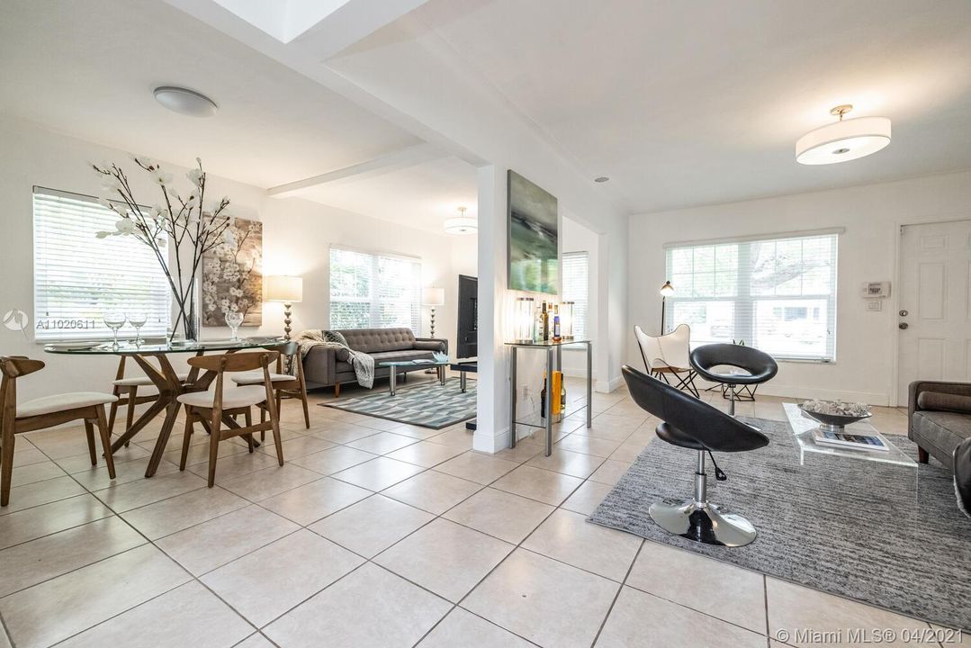 Recently Sold: $565,000 (3 beds, 1 baths, 1362 Square Feet)