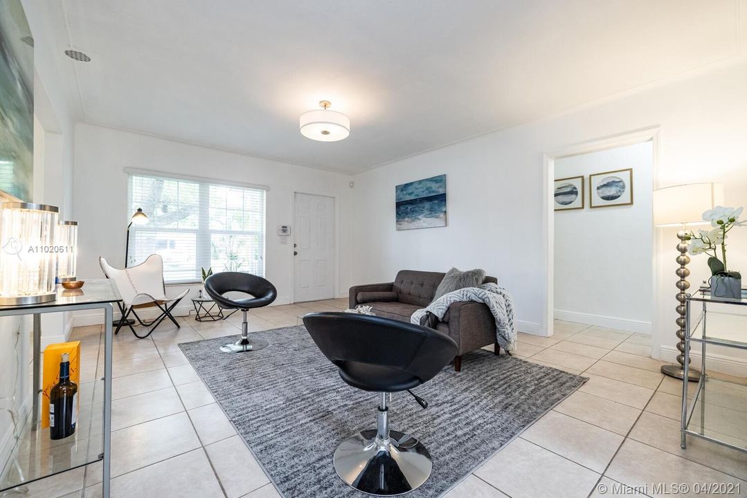 Recently Sold: $565,000 (3 beds, 1 baths, 1362 Square Feet)