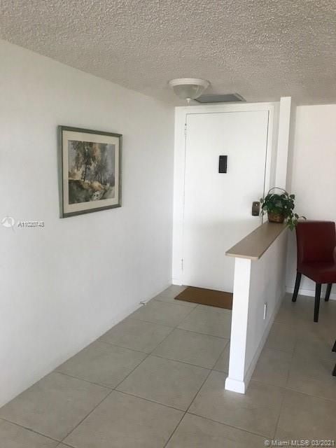 Recently Rented: $4,000 (2 beds, 2 baths, 1400 Square Feet)