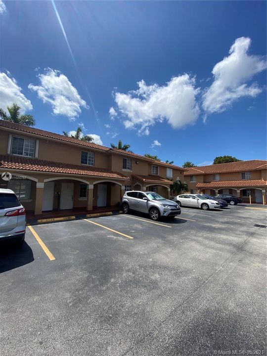 Recently Sold: $220,000 (2 beds, 2 baths, 830 Square Feet)