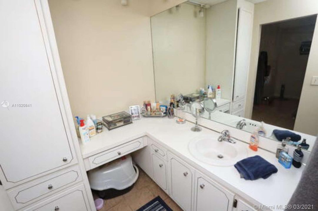 Vendido Recientemente: $530,000 (0 camas, 0 baños, 3022 Pies cuadrados)