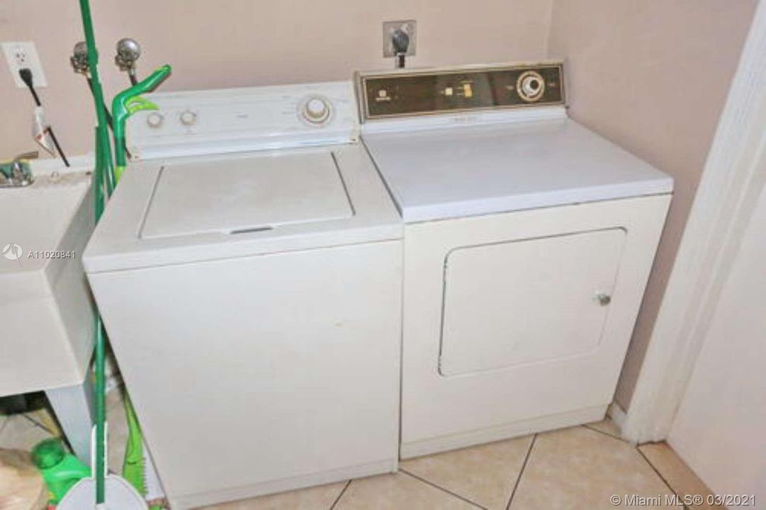 Vendido Recientemente: $530,000 (0 camas, 0 baños, 3022 Pies cuadrados)
