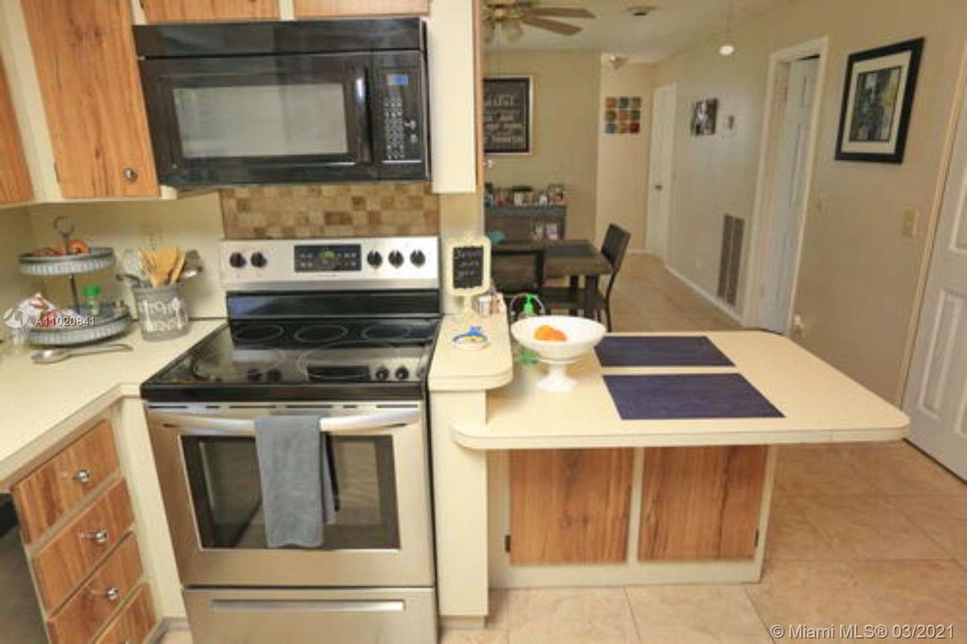 Vendido Recientemente: $530,000 (0 camas, 0 baños, 3022 Pies cuadrados)