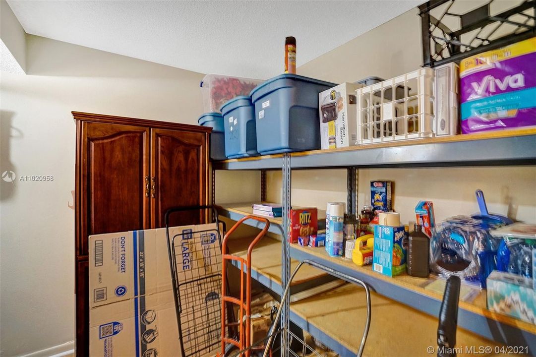 Vendido Recientemente: $129,900 (2 camas, 2 baños, 1350 Pies cuadrados)