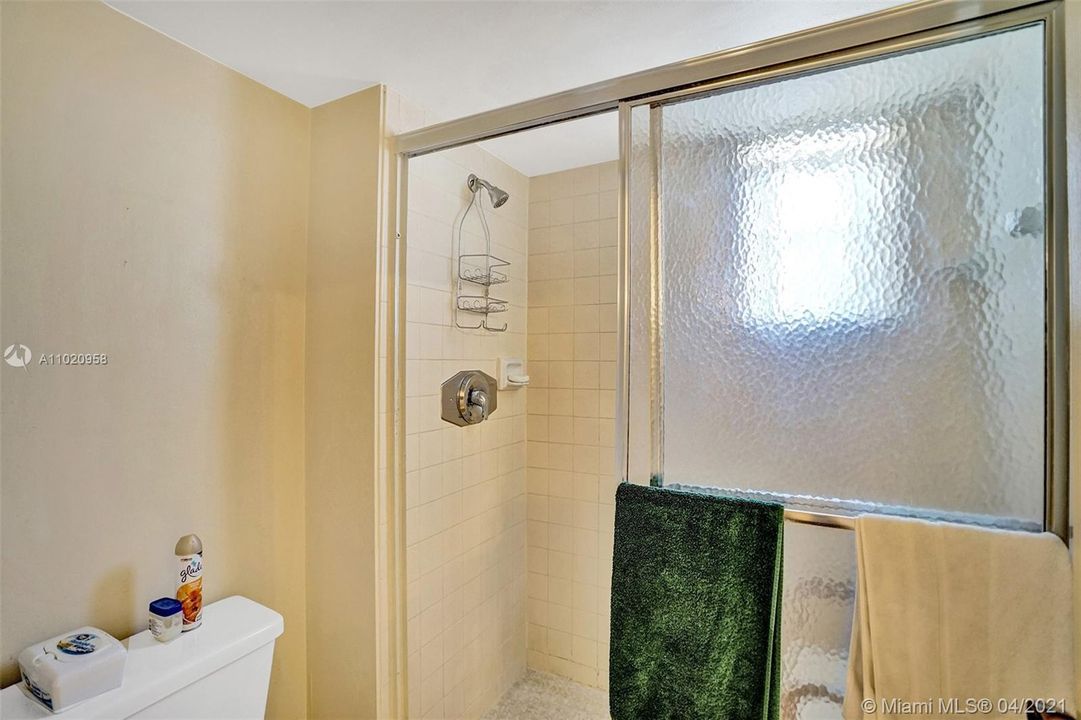 Vendido Recientemente: $129,900 (2 camas, 2 baños, 1350 Pies cuadrados)