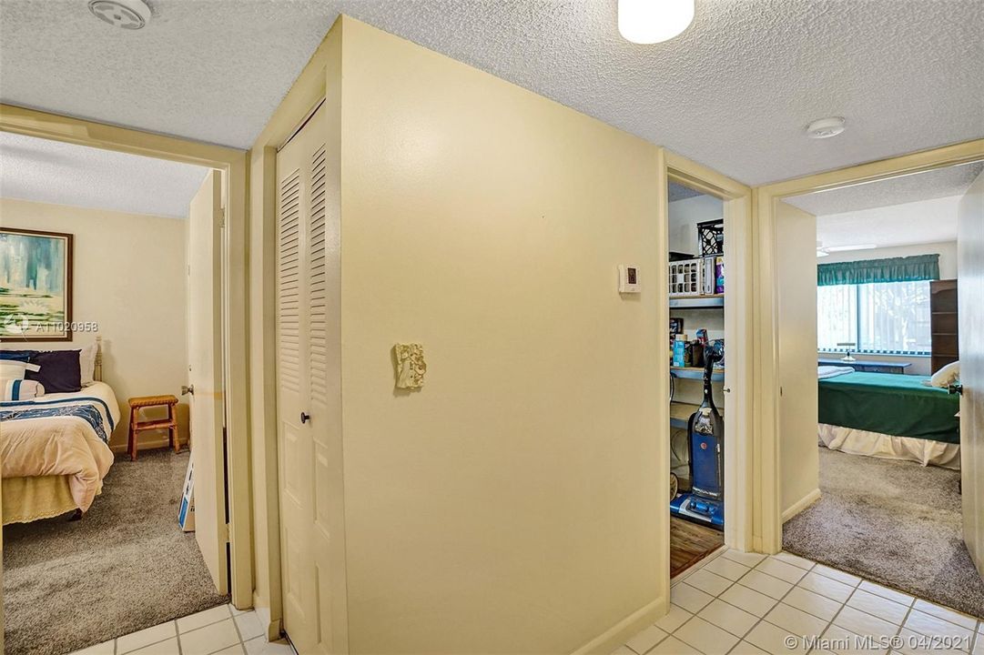 Vendido Recientemente: $129,900 (2 camas, 2 baños, 1350 Pies cuadrados)