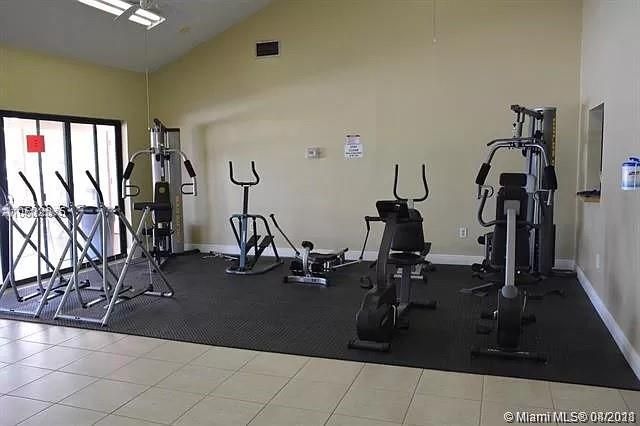 Vendido Recientemente: $129,900 (2 camas, 2 baños, 1350 Pies cuadrados)