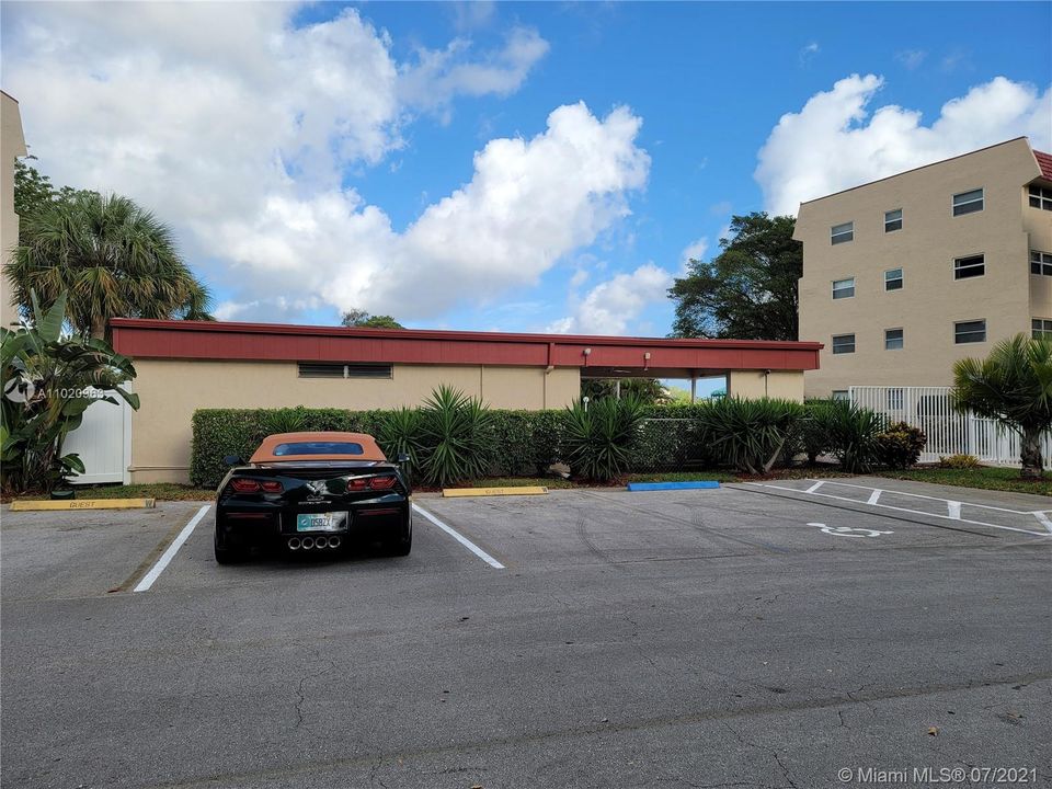 Recently Sold: $64,900 (1 beds, 1 baths, 775 Square Feet)