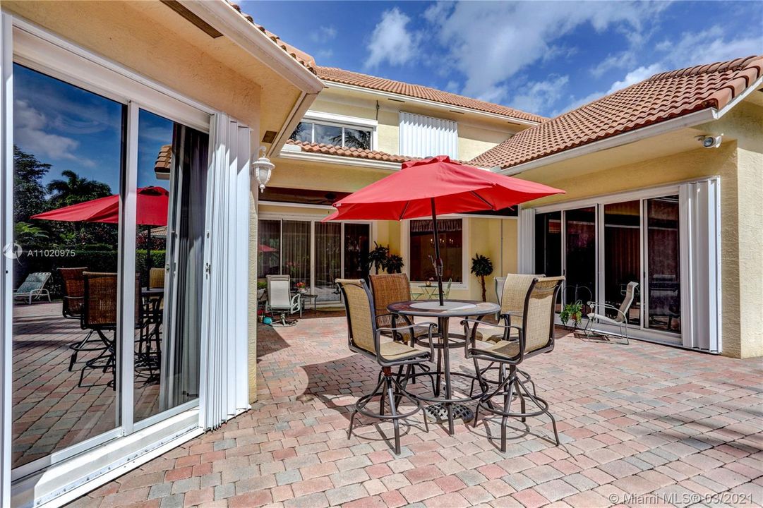 Recently Sold: $735,000 (4 beds, 3 baths, 3794 Square Feet)