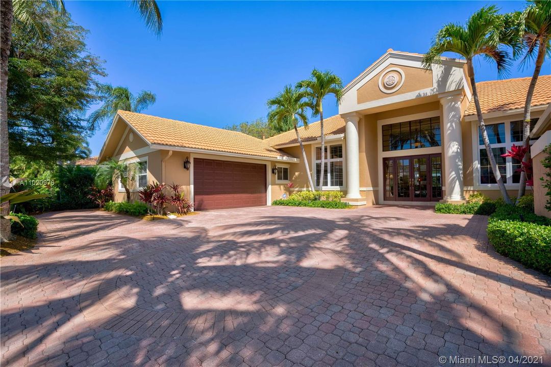 Recently Sold: $1,000,000 (3 beds, 4 baths, 3778 Square Feet)