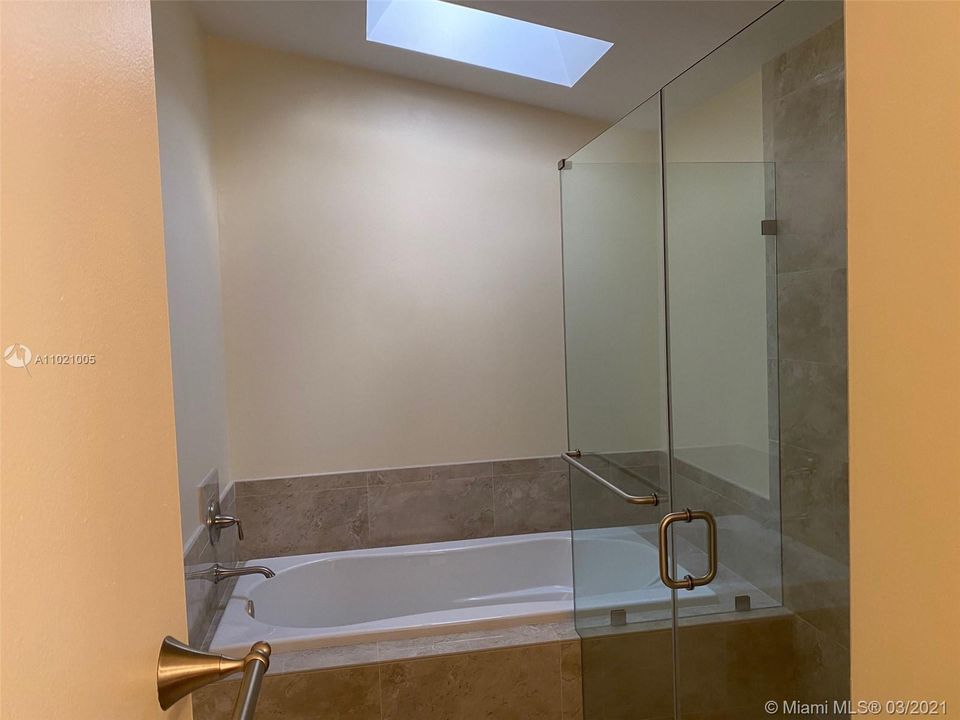 Недавно арендовано: $4,500 (4 спален, 3 ванн, 2587 Квадратных фут)