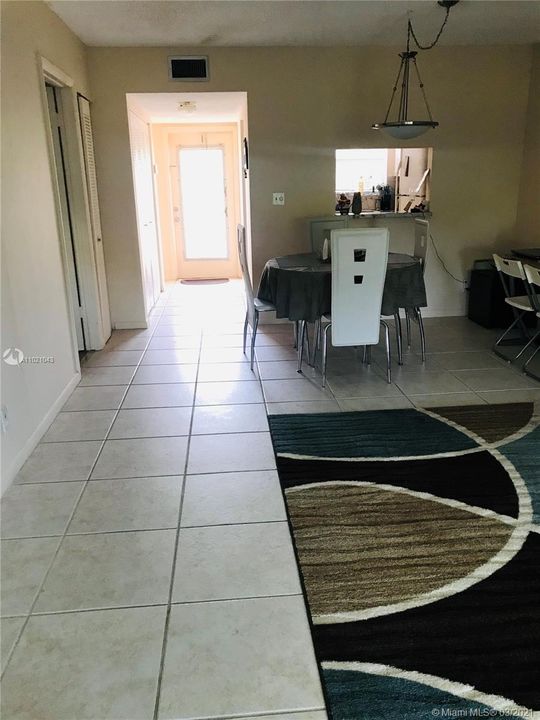 Recently Sold: $68,000 (1 beds, 1 baths, 720 Square Feet)
