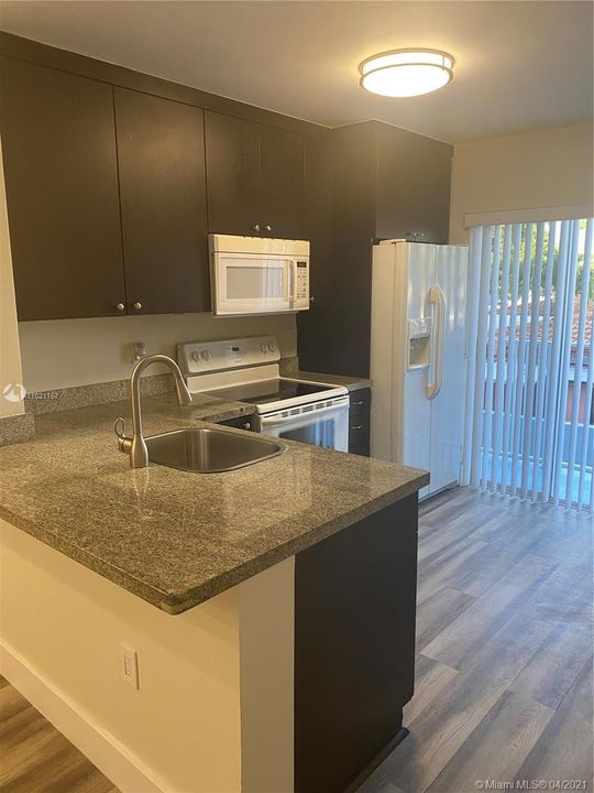 Recently Rented: $1,875 (2 beds, 2 baths, 625 Square Feet)