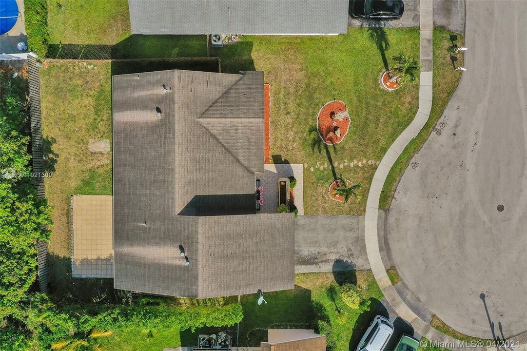 Vendido Recientemente: $359,900 (4 camas, 3 baños, 1808 Pies cuadrados)