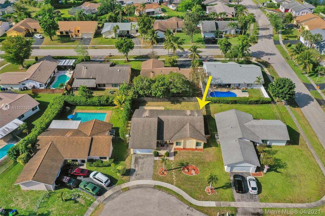 Vendido Recientemente: $359,900 (4 camas, 3 baños, 1808 Pies cuadrados)