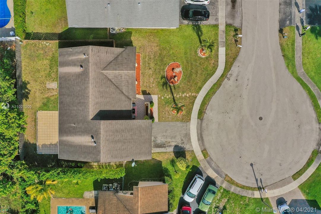 Vendido Recientemente: $359,900 (4 camas, 3 baños, 1808 Pies cuadrados)