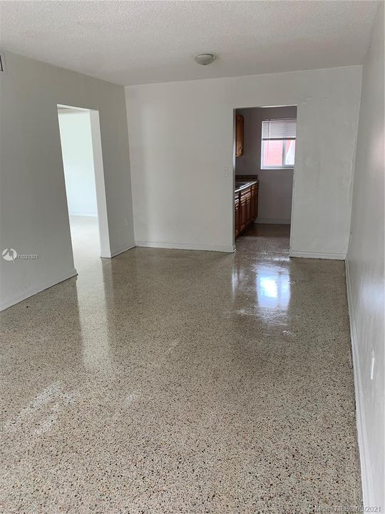 Recently Rented: $1,300 (2 beds, 1 baths, 3995 Square Feet)