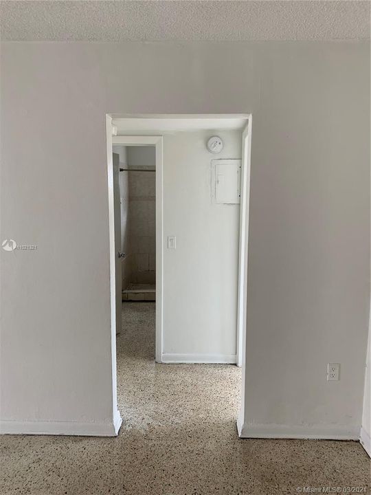 Recently Rented: $1,300 (2 beds, 1 baths, 3995 Square Feet)