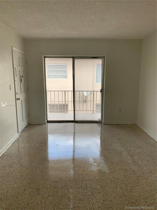 Recently Rented: $1,300 (2 beds, 1 baths, 3995 Square Feet)