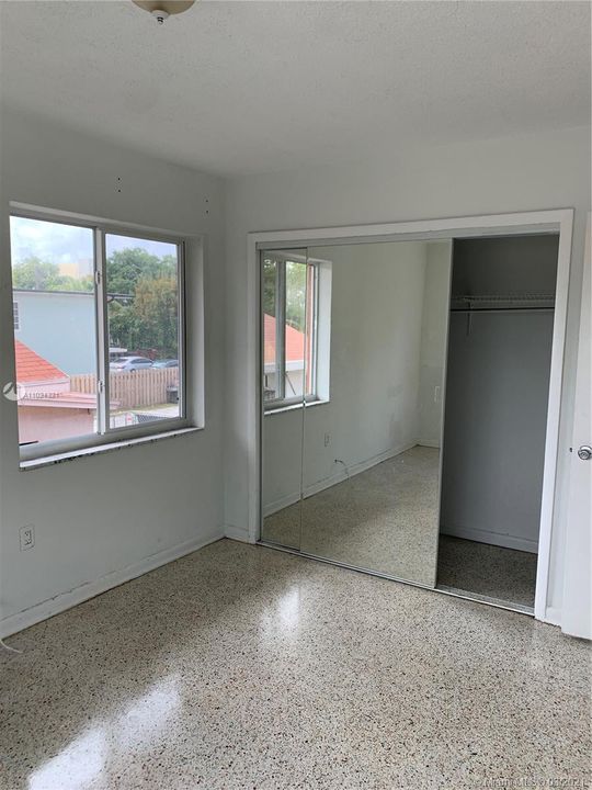 Recently Rented: $1,300 (2 beds, 1 baths, 3995 Square Feet)