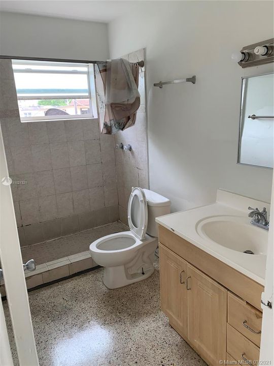 Recently Rented: $1,300 (2 beds, 1 baths, 3995 Square Feet)