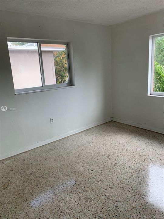 Recently Rented: $1,300 (2 beds, 1 baths, 3995 Square Feet)
