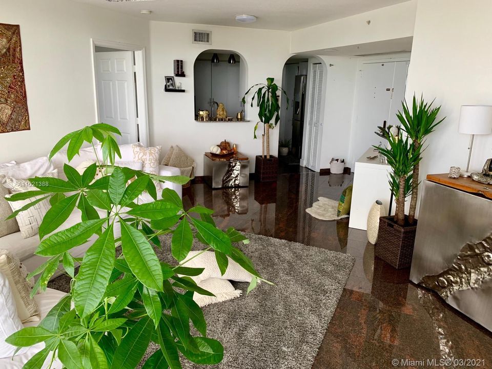 Recently Sold: $720,000 (2 beds, 2 baths, 1220 Square Feet)