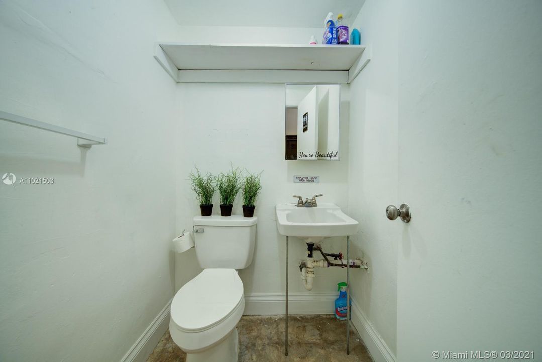 最近售出: $35,000 (0 贝兹, 0 浴室, 0 平方英尺)