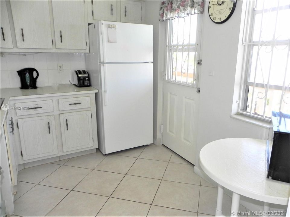Recently Sold: $152,000 (1 beds, 1 baths, 900 Square Feet)