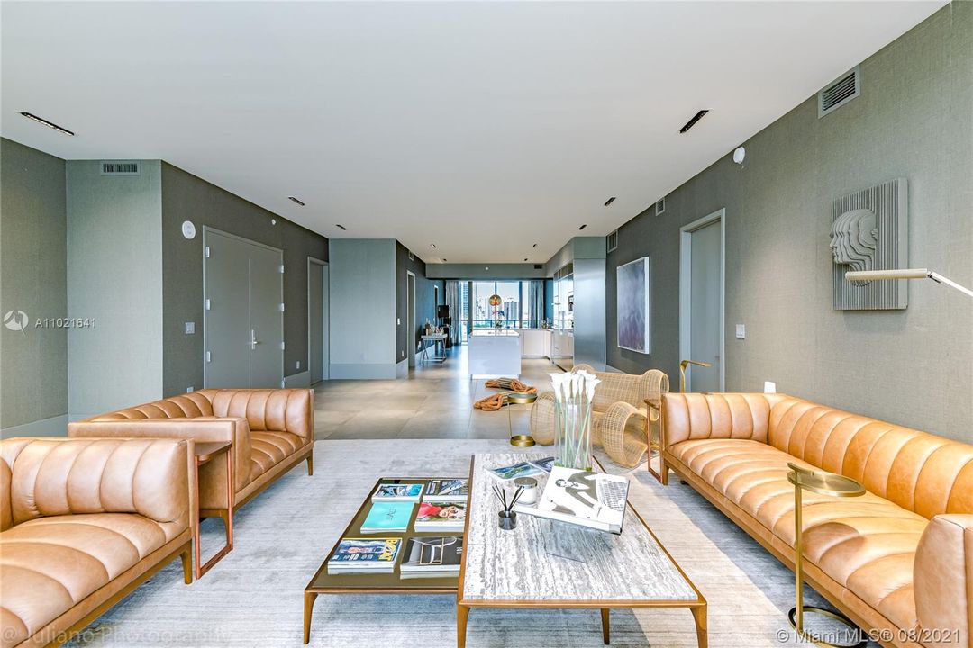 Recently Sold: $3,190,000 (3 beds, 4 baths, 2709 Square Feet)