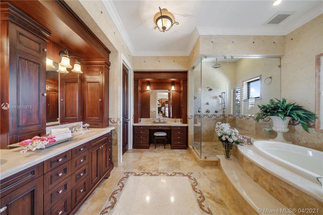 An Exquisite Master Bathroom!