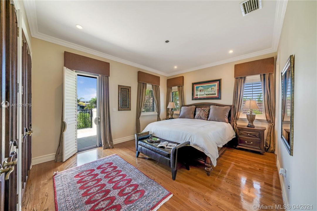 Your Family will Love Wake up in this Lovely Bedroom w/ Private Balcony!