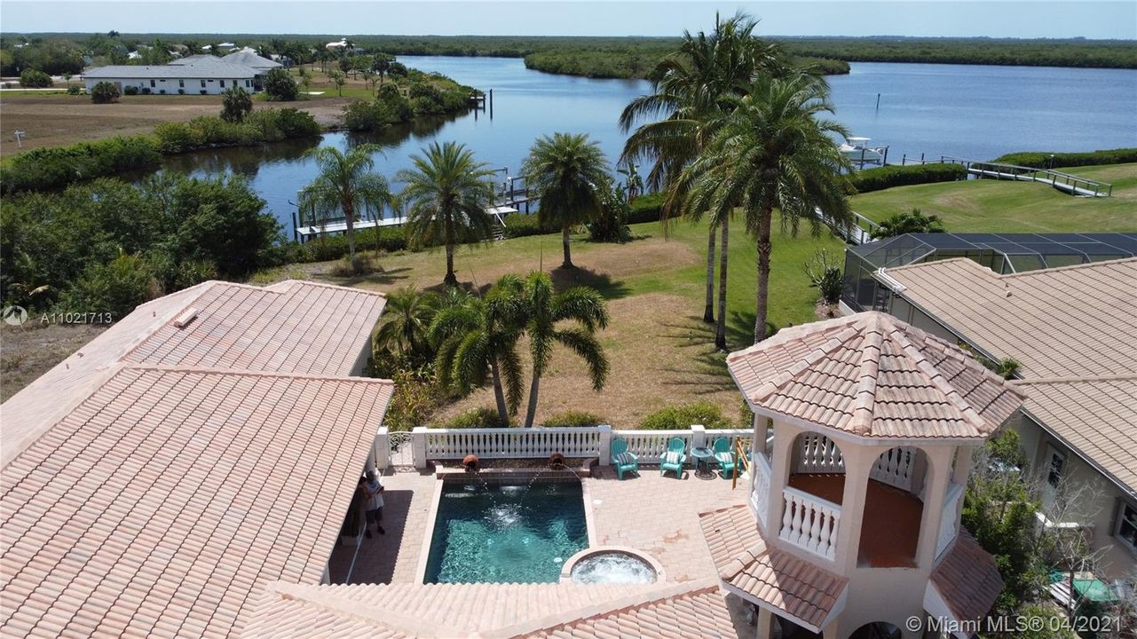 Vendido Recientemente: $1,399,999 (6 camas, 3 baños, 0 Pies cuadrados)