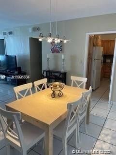 Recently Rented: $2,600 (2 beds, 2 baths, 1097 Square Feet)