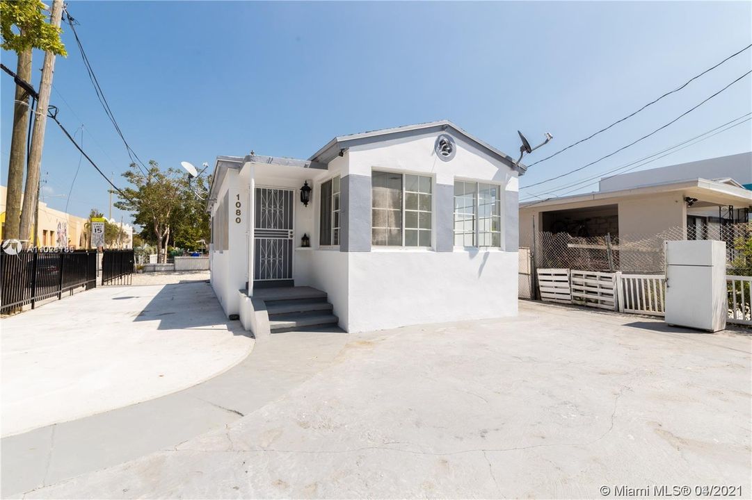 Recently Sold: $339,000 (3 beds, 2 baths, 1064 Square Feet)