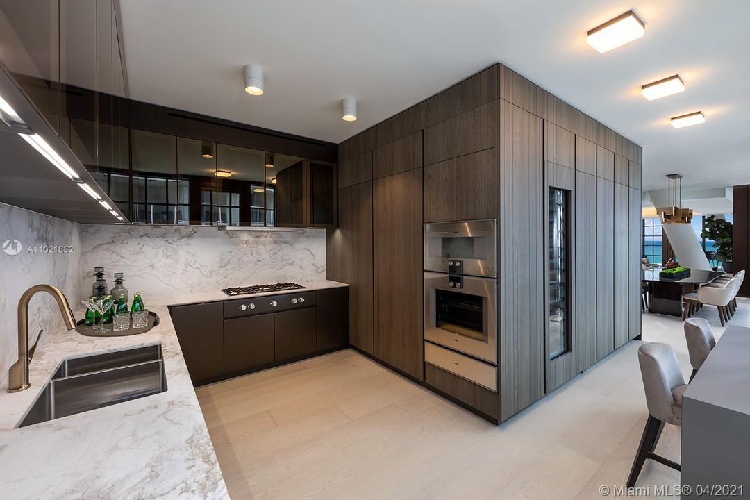 Recently Sold: $9,300,000 (3 beds, 3 baths, 0 Square Feet)