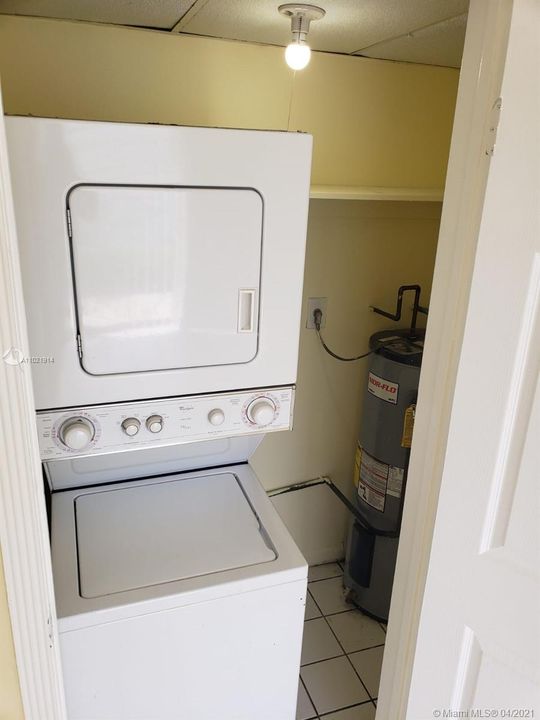 最近租的: $1,600 (2 贝兹, 1 浴室, 1020 平方英尺)