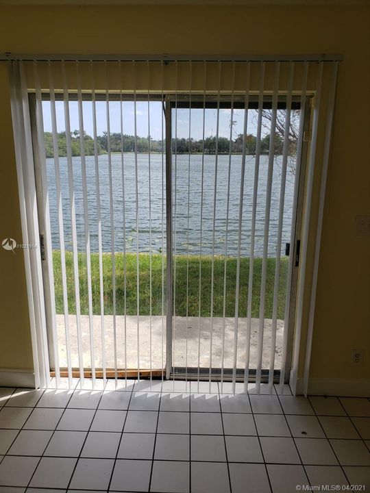 最近租的: $1,600 (2 贝兹, 1 浴室, 1020 平方英尺)